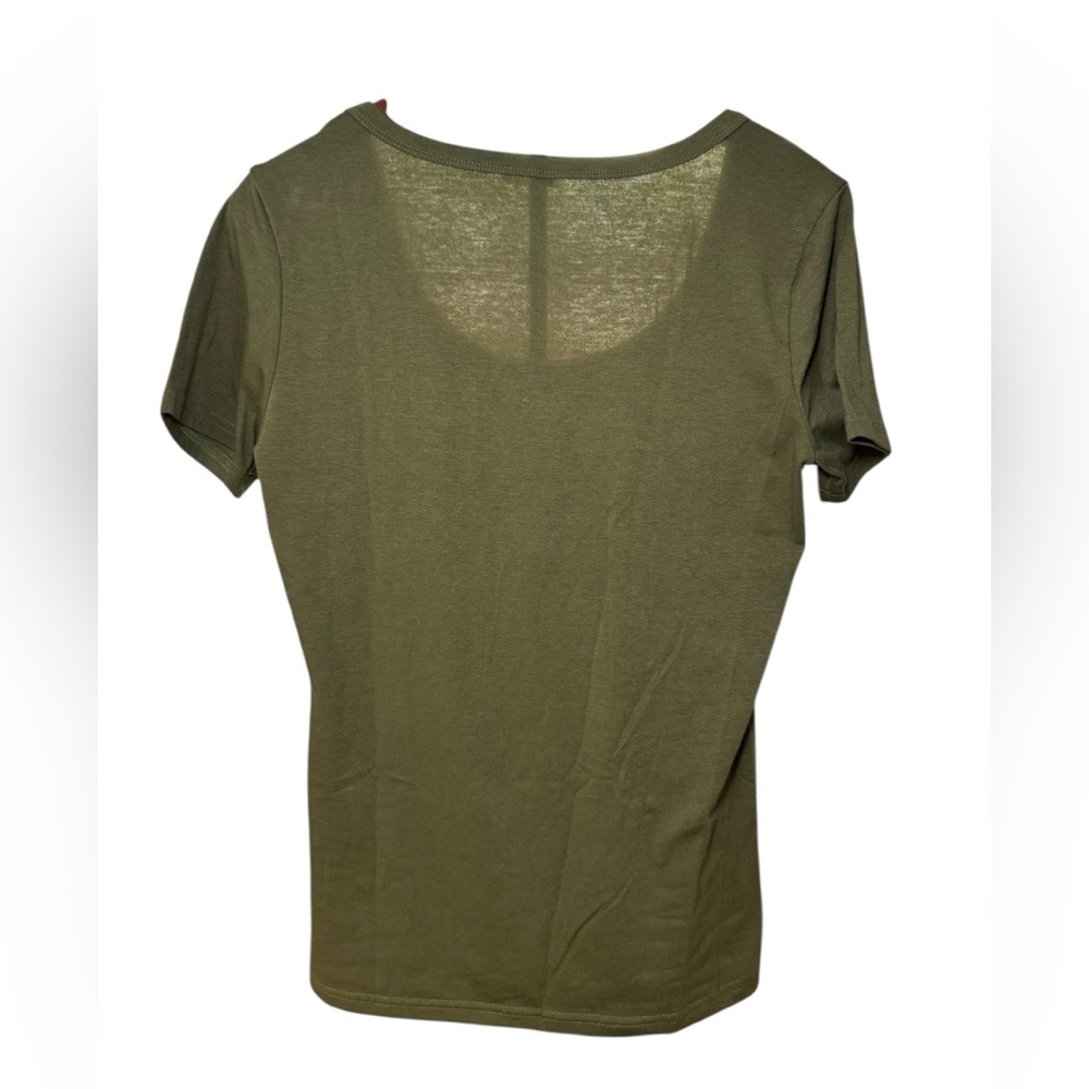 BUNDLE Set of Three‎ T-Shirts in Red, Blue, and Green Sz L EUC Amazon Boutique - Picture 8 of 10